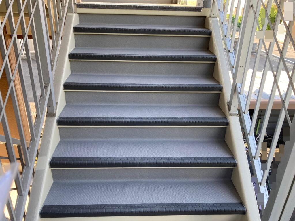多治見市　アパート　鉄骨階段補修
